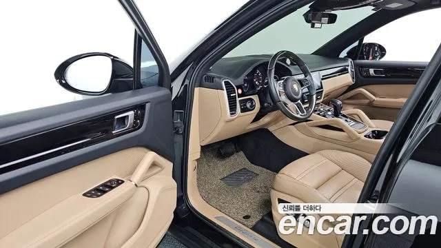 Porsche Cayenne 2019 — фото 11
