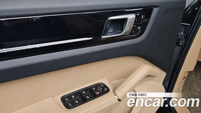 Porsche Cayenne 2019 — фото 17