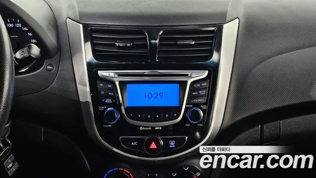 Hyundai Accent 2012 — фото 16