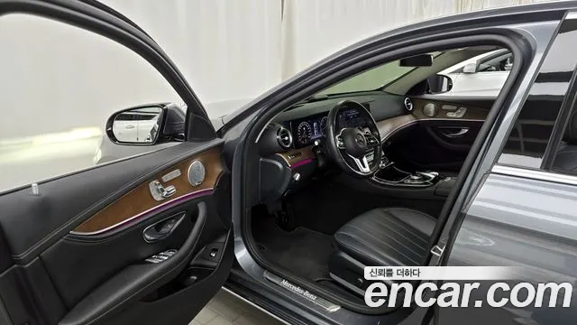 Mercedes-Benz E-Class 2019 — фото 10