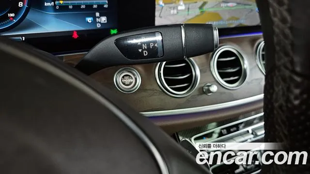 Mercedes-Benz E-Class 2017 — фото 9