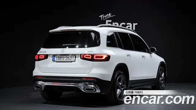 Mercedes-Benz GLB-Class 2022 — фото 2