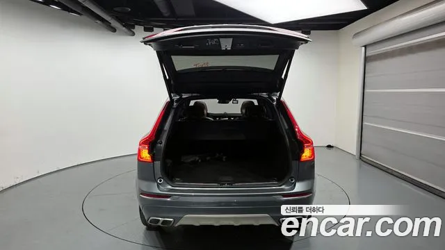 Volvo XC60 2021 — фото 20