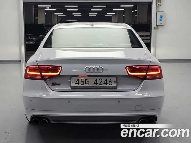 Audi S8 2013 — фото 3