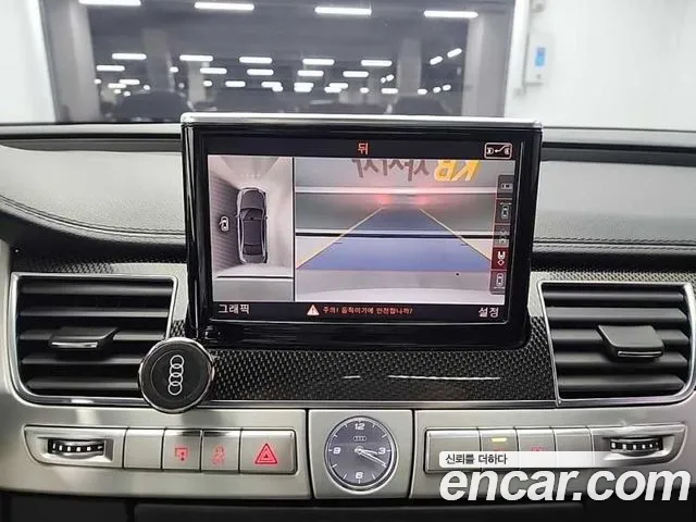 Audi S8 2013 — фото 17