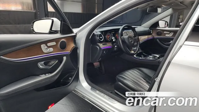 Mercedes-Benz E-Class 2017 — фото 10