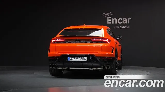 Lamborghini Urus 2025 — фото 4