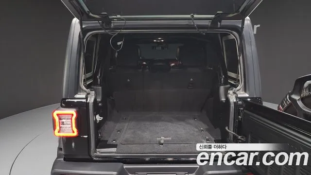 Jeep Wrangler 2021 — фото 20