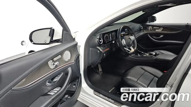 Mercedes-Benz E-Class 2020 — фото 11