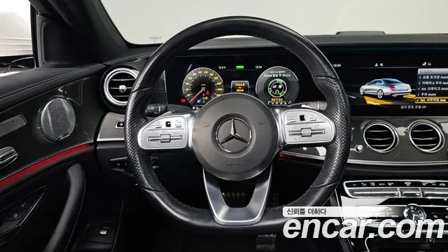 Mercedes-Benz E-Class 2020 — фото 13