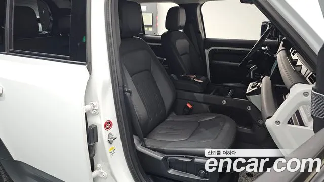 Land Rover Defender 2020 — фото 9
