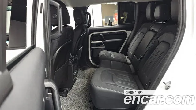 Land Rover Defender 2020 — фото 11