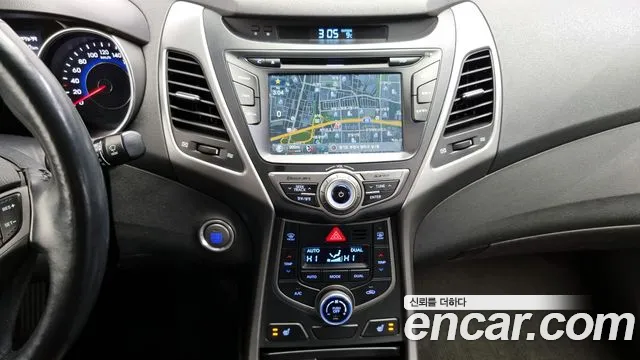 Hyundai AVANTE 2014 — фото 14