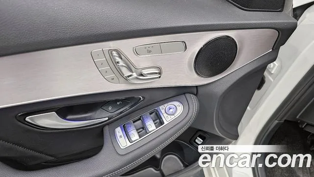 Mercedes-Benz C-Class 2021 — фото 17