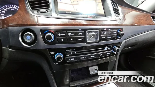 Hyundai Equus 2014 — фото 15