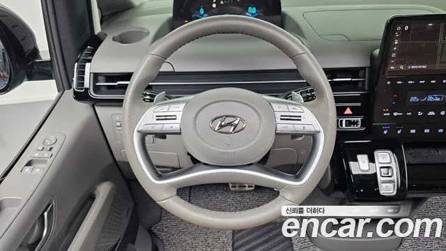 Hyundai Staria 2023 — фото 13