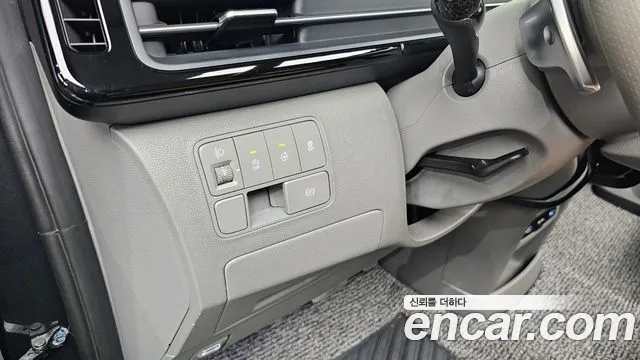 Hyundai Staria 2023 — фото 14