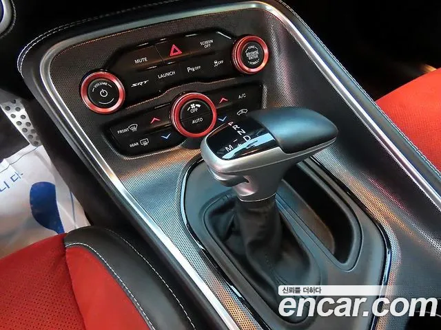 Dodge Challenger 2018 — фото 9