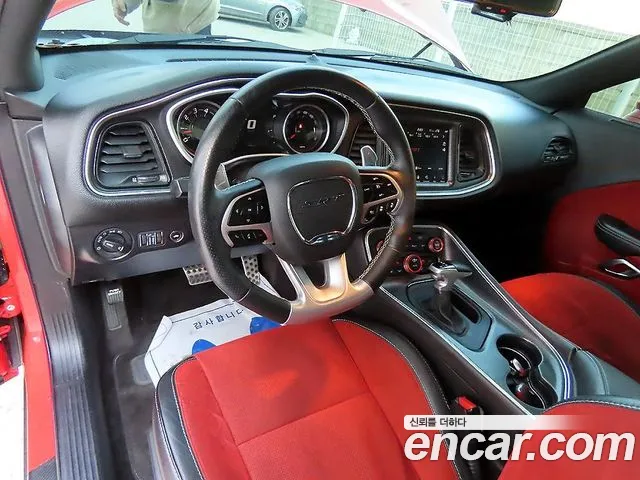 Dodge Challenger 2018 — фото 10