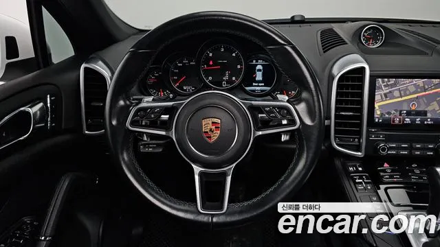 Porsche Cayenne 2017 — фото 13