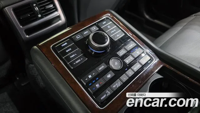 Hyundai Equus 2015 — фото 18