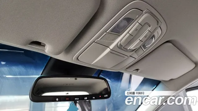 Hyundai Santafe 2019 — фото 18