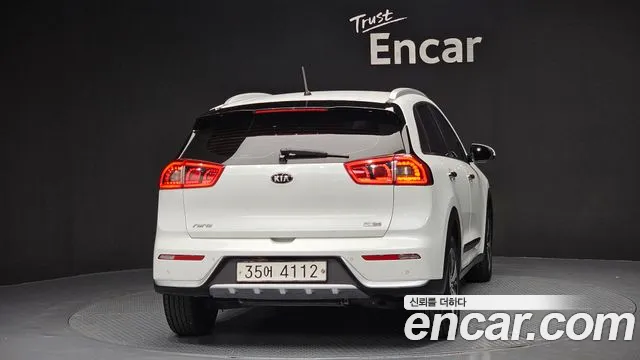 Kia Niro 2017 — фото 4