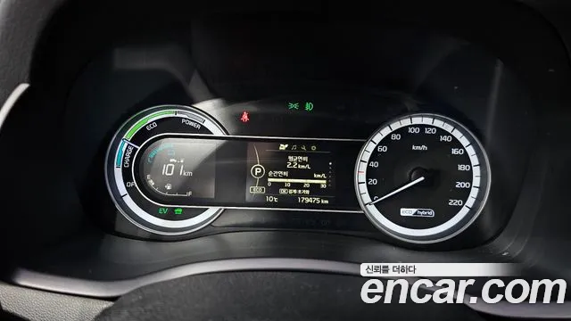 Kia Niro 2017 — фото 8