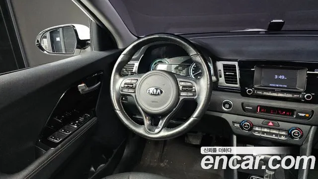Kia Niro 2017 — фото 15