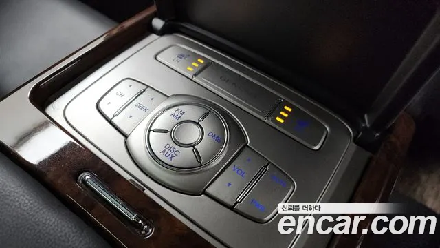 Hyundai Genesis 2011 — фото 19