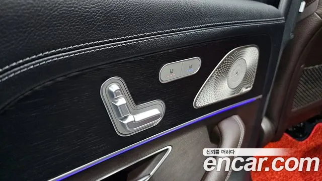 Mercedes-Benz GLS-Class 2023 — фото 18