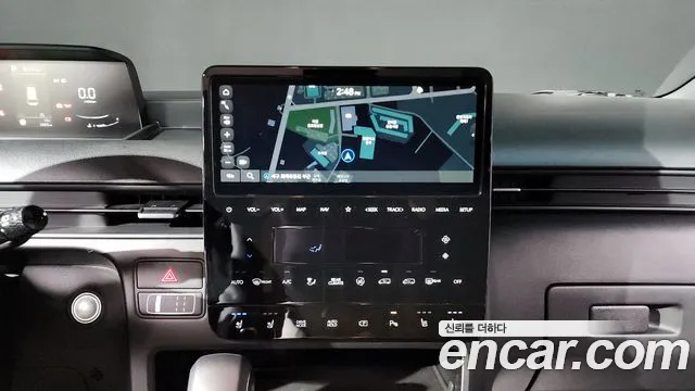 Hyundai Staria 2025 — фото 14