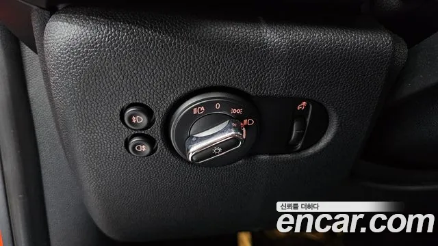 Mini Cooper 2019 — фото 16