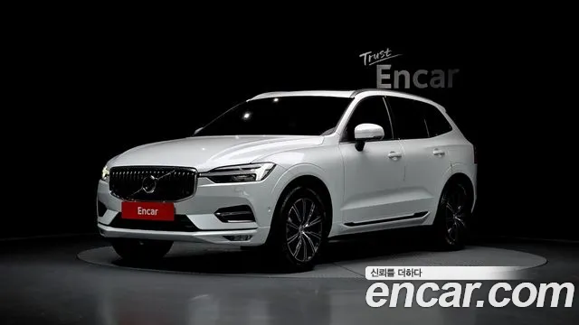 Volvo XC60 2021 — фото 1