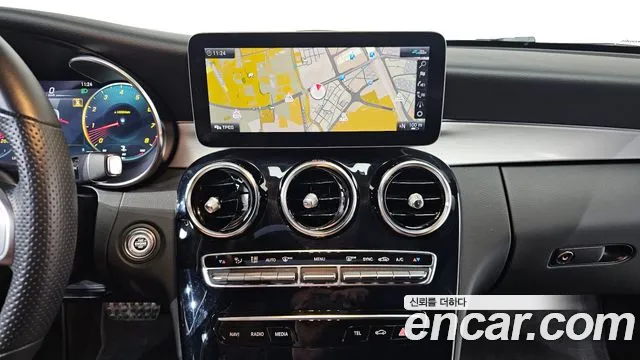 Mercedes-Benz C-Class 2020 — фото 14