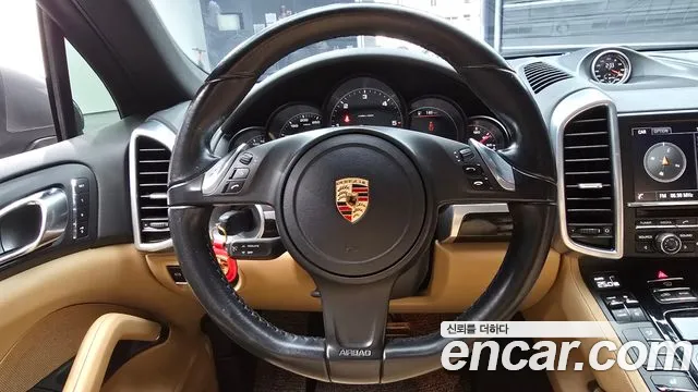 Porsche Cayenne 2014 — фото 14