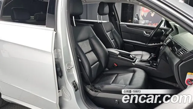 Mercedes-Benz E-Class 2010 — фото 10