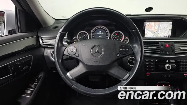 Mercedes-Benz E-Class 2010 — фото 13