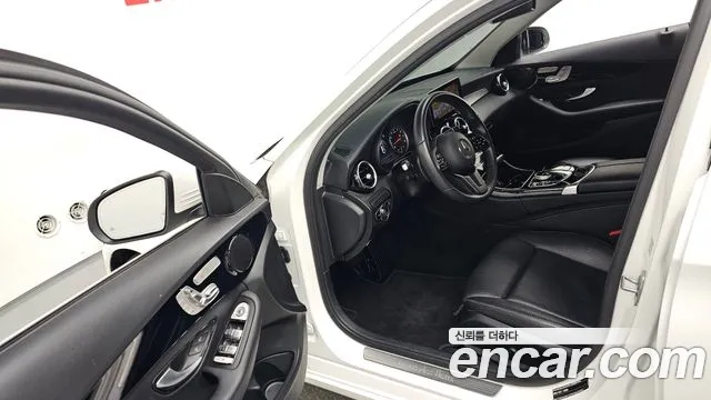Mercedes-Benz C-Class 2019 — фото 10