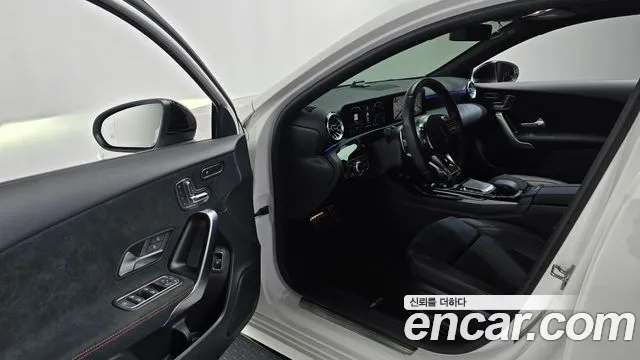 Mercedes-Benz A-Class 2023 — фото 10
