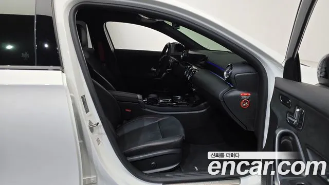 Mercedes-Benz A-Class 2023 — фото 11