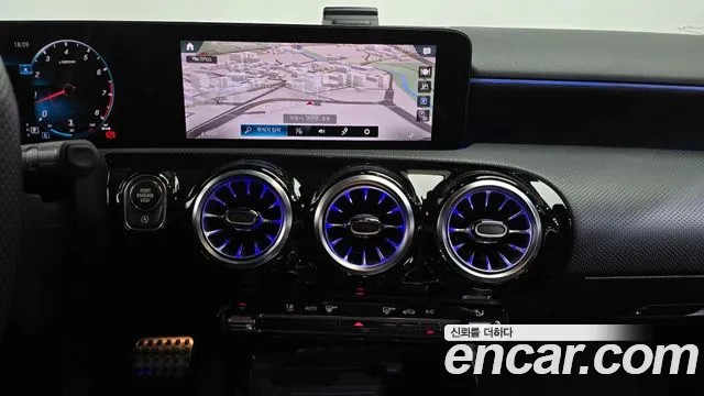 Mercedes-Benz A-Class 2023 — фото 14
