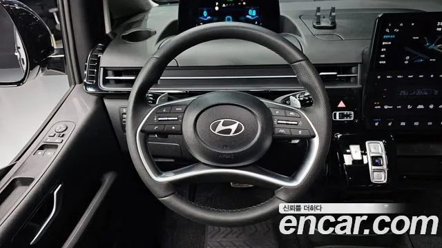 Hyundai Staria 2025 — фото 13