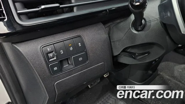 Hyundai Staria 2025 — фото 14