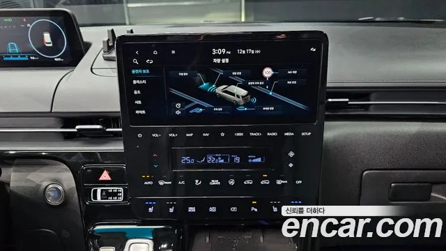Hyundai Staria 2025 — фото 16