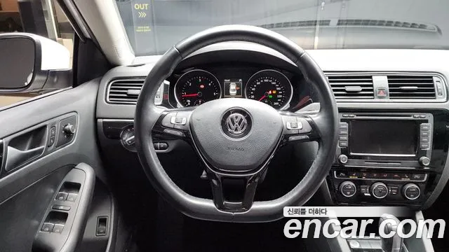 Volkswagen Jetta 2015 — фото 13