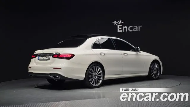 Mercedes-Benz E-Class 2022 — фото 2
