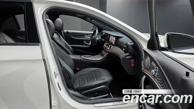 Mercedes-Benz E-Class 2022 — фото 10