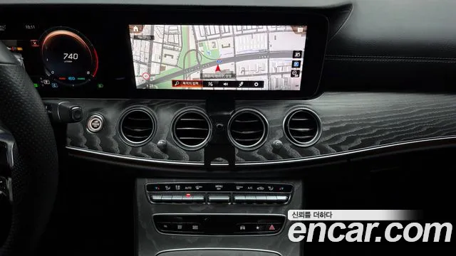 Mercedes-Benz E-Class 2022 — фото 14