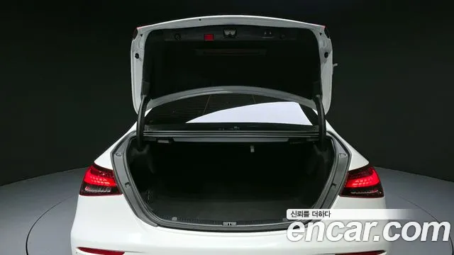Mercedes-Benz E-Class 2022 — фото 19
